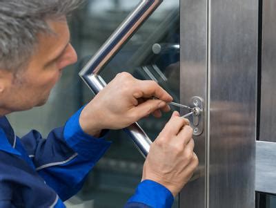 what jobs are similar to locksmithing
